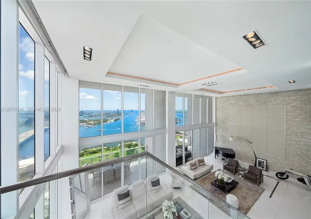 1040-biscayne-blvd-4403-miami-fl-33132/hzid_ab82ce90