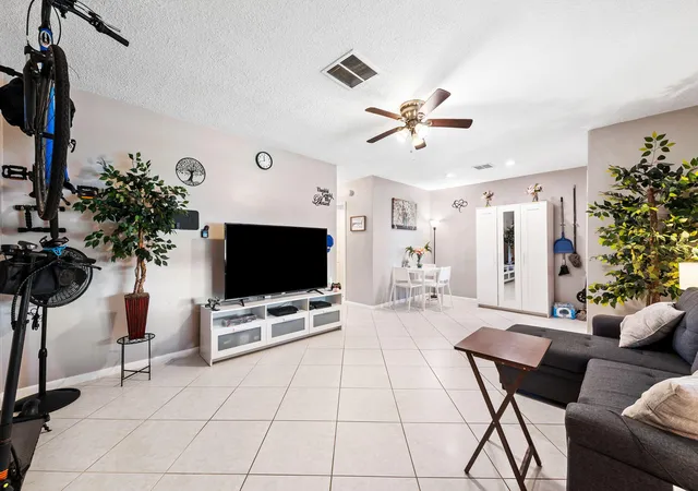2100-ne-38th-st-205-lighthouse-point-fl-33064/hzid_2ac52a35