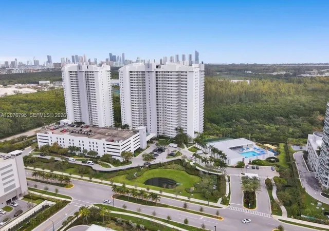 15051-royal-oaks-ln-2403-north-miami-fl-33181/hzid_e2b291e5