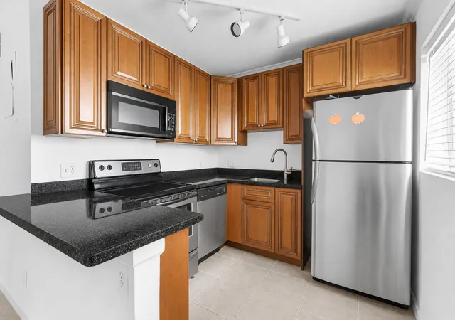 2655-ne-8th-ave-106-wilton-manors-fl-33334/hzid_e978ad60