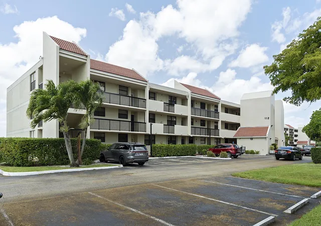 112-lake-emerald-dr-209-oakland-park-fl-33309/hzid_c230006f