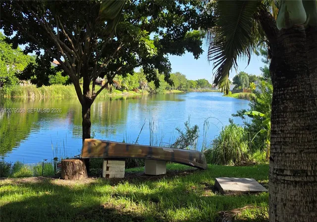 Lakeside XI Condo