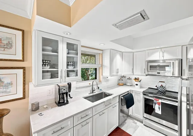 330-sw-s-river-dr-203-stuart-fl-34997/hzid_21f51cd5