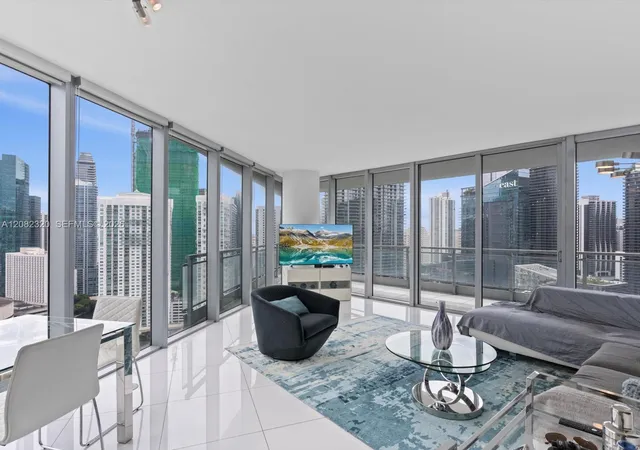 92-sw-3rd-street-3501-miami-fl-33130/hzid_5fb49d5b