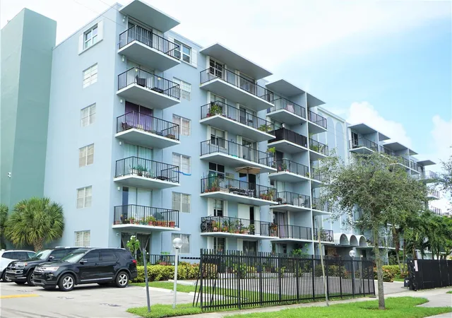 12500-ne-15th-avenue-614-north-miami-fl-33161/hzid_4dfca13d