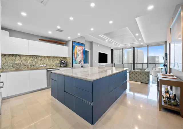88-sw-7th-street-3107-miami-fl-33130/hzid_4125733f
