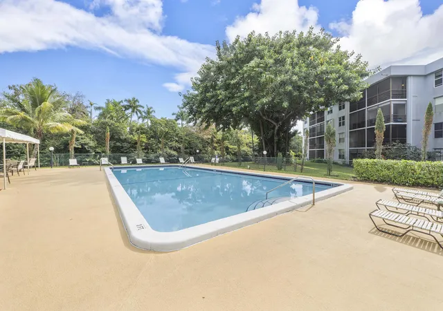 113-royal-park-dr-1h-oakland-park-fl-33309/hzid_4bc5ea38