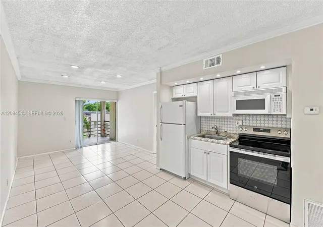 2700 Riverside Dr