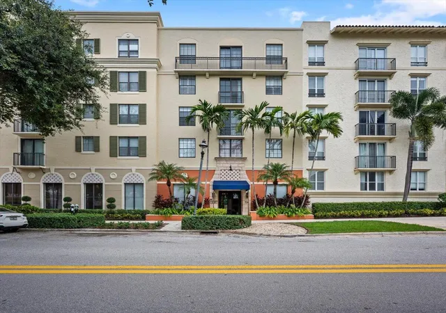 720-s-sapodilla-ave-204-west-palm-beach-fl-33401/hzid_bc8c3544