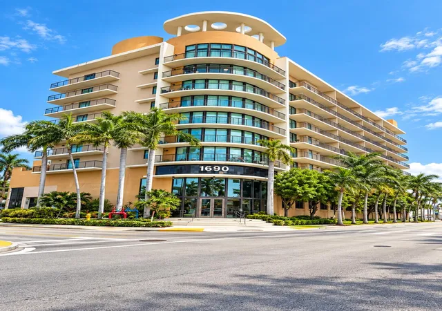 1690-sw-27th-avenue-306-miami-fl-33145/hzid_256c8e06