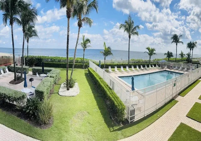 9800-s-ocean-dr-203-jensen-beach-fl-34957/hzid_d1b10ac4