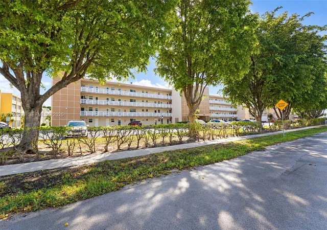 1025-se-2nd-avenue-301-dania-beach-fl-33004/hzid_f561aaf5