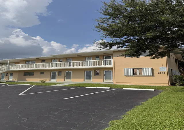 2161-ne-1st-court-105-boynton-beach-fl-33435/hzid_c8f023b3