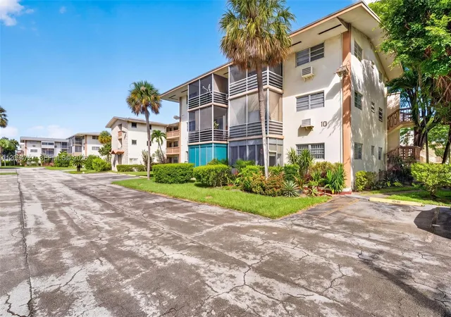 1395-ne-167th-street-212-miami-fl-33162/hzid_fc6d4e3f