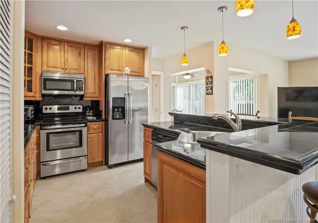 1800-se-saint-lucie-blvd-9-105-stuart-fl-34996/hzid_4c27a424