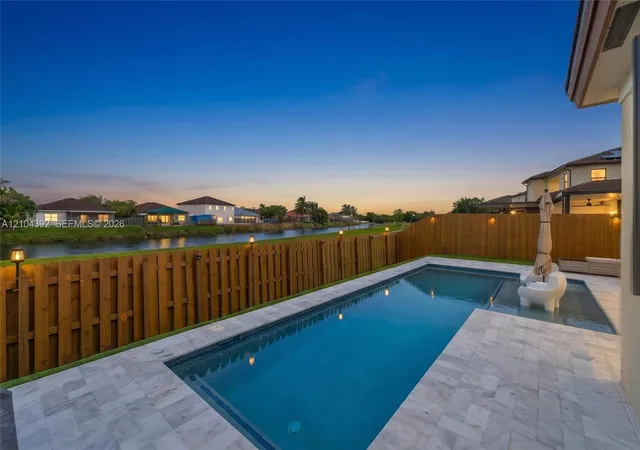 10317-sw-228th-terrace-miami-fl-33190/hzid_f40e212c