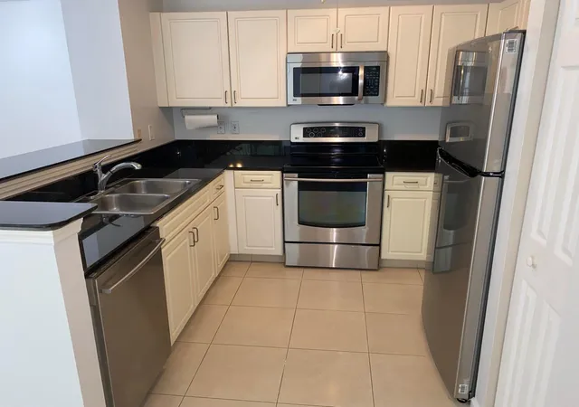 720-s-sapodilla-ave-408-west-palm-beach-fl-33401/hzid_58004b48