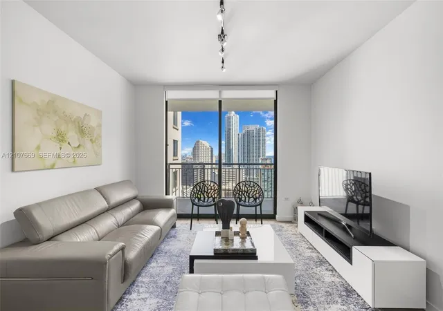 999-sw-1st-avenue-2611-miami-fl-33130/hzid_2f4ebfef