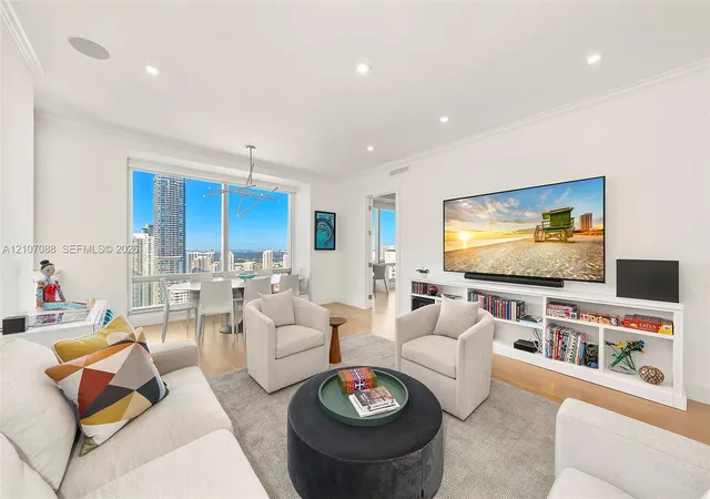 1425-brickell-ave-51d-miami-fl-33131/hzid_058f94a8