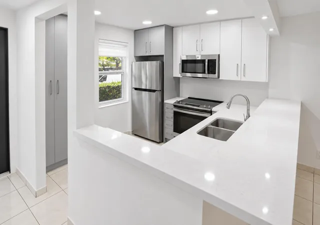 3121-nw-47th-avenue-109-lauderdale-lakes-fl-33319/hzid_f9efb29f