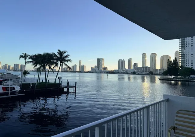 4000-ne-170-street-202-north-miami-beach-fl-33160/hzid_0ade4f5d