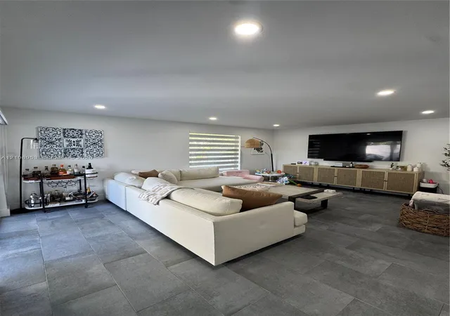 4700-sw-67th-avenue-p19-miami-fl-33155/hzid_a01657c7