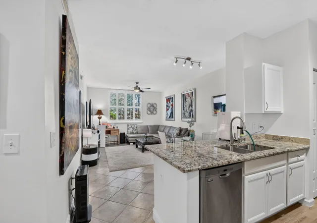 720-s-sapodilla-ave-101-west-palm-beach-fl-33401/hzid_3ac01228