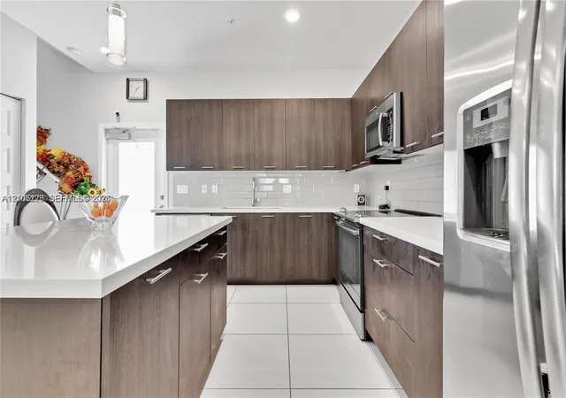 4745-nw-84th-court-19-doral-fl-33166/hzid_f9657e20