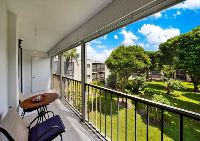 5250-las-verdes-cir-317-delray-beach-fl-33484/hzid_4ae9318f