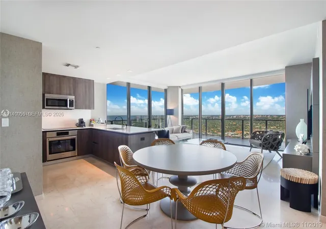 88-sw-7th-street-3202-miami-fl-33130/hzid_864fb43a