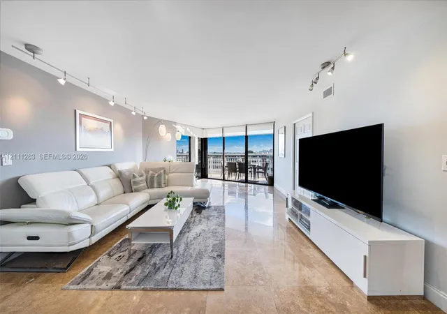 4000-towerside-ter-604-miami-fl-33138/hzid_1008284d