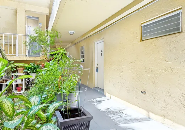 5400-sw-77th-court-1j-miami-fl-33155/hzid_e590c350
