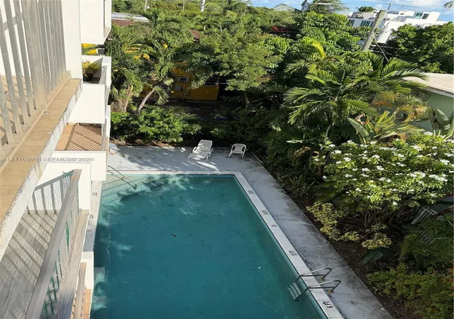 8255-abbott-ave-402-miami-beach-fl-33141/hzid_070297de