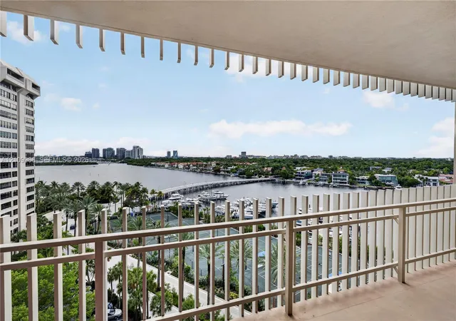 2-grv-isle-dr-b1008-miami-fl-33133/hzid_212332c8