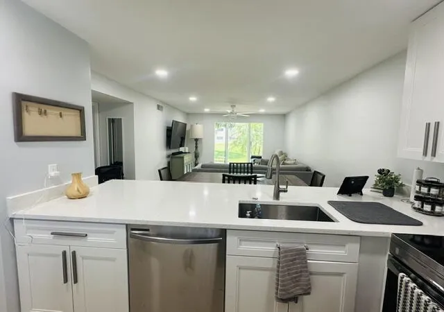2601-ne-3rd-court-1050-boynton-beach-fl-33435/hzid_2f226a10