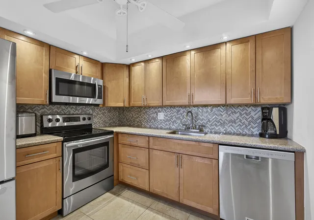 361-wellington-j-west-palm-beach-fl-33417/hzid_5582cc64