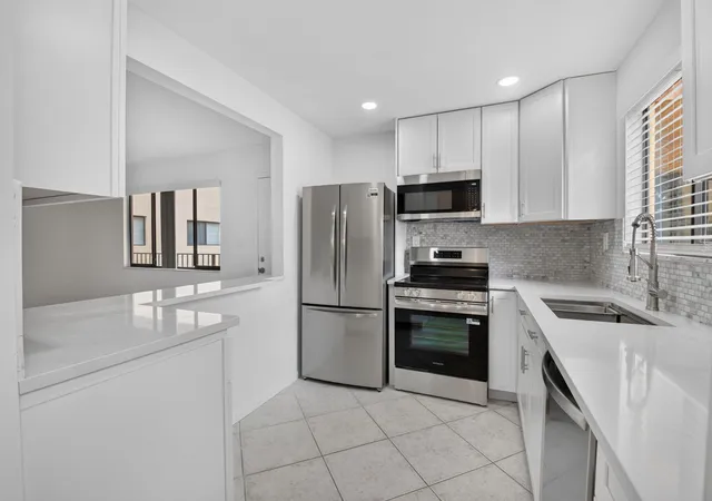 15216-lakes-of-delray-blvd-154-delray-beach-fl-33484/hzid_4f06a301