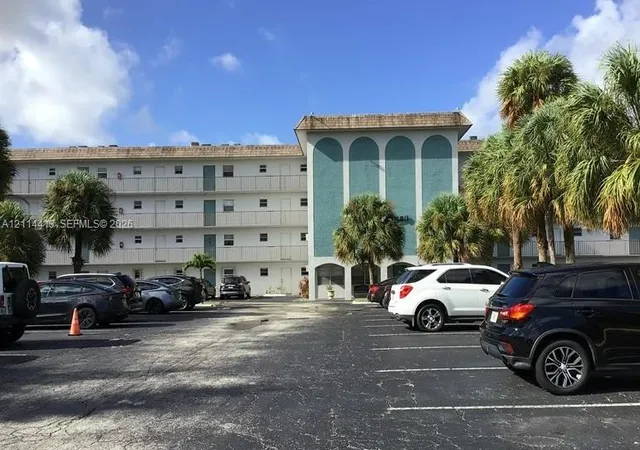 4311-crystal-lake-dr-219-deerfield-beach-fl-33064/hzid_a3bcced7