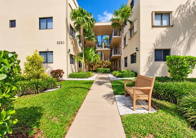 5250-las-verdes-cir-314-delray-beach-fl-33484/hzid_d9dd6e52