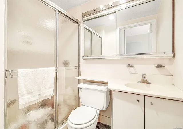 20921-26th-ave-2d-new-york-ny-11360/hzid_735397e8