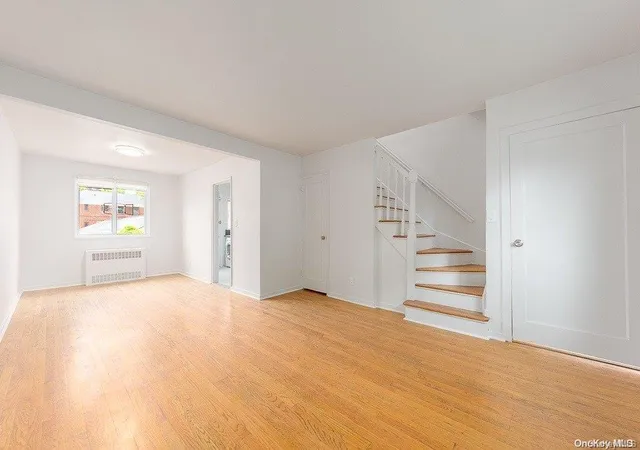 21608-67th-ave-blvd-duplex-new-york-ny-11364/hzid_d10ff294