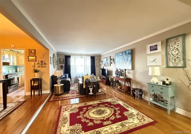 143-50-hoover-ave-302-new-york-ny-11435/hzid_f8ca6345