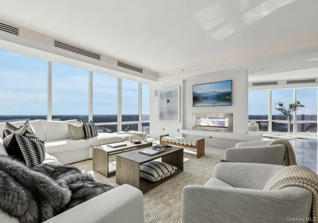 5-renaissance-sq-ph41g-white-plains-ny-10601/hzid_c6d4c3da