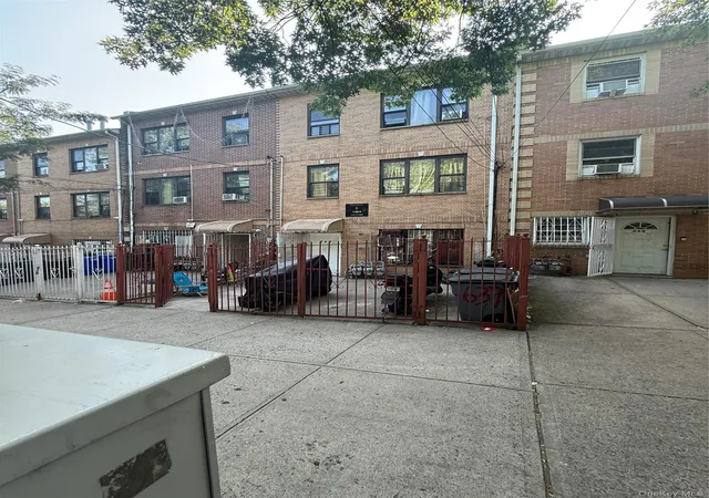 637-barretto-st-new-york-ny-10474/hzid_9d6f2d08
