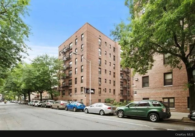132-35-sanford-ave-ld-new-york-ny-11355/hzid_9ae5d5f0