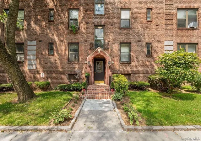 22-28-77th-st-c1-new-york-ny-11370/hzid_e6476880
