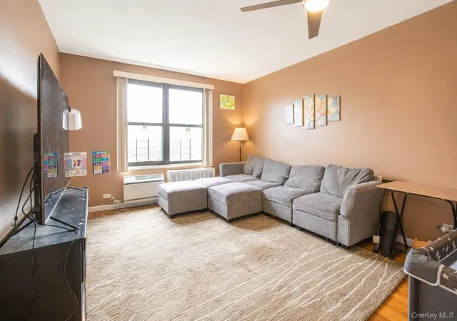 224-24-union-turnpike-6g-oakland-gardens-ny-11364/hzid_286b9520