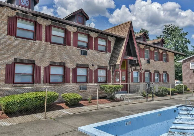 2-normandy-vlg-21-clarkstown-ny-10954/hzid_273a486f