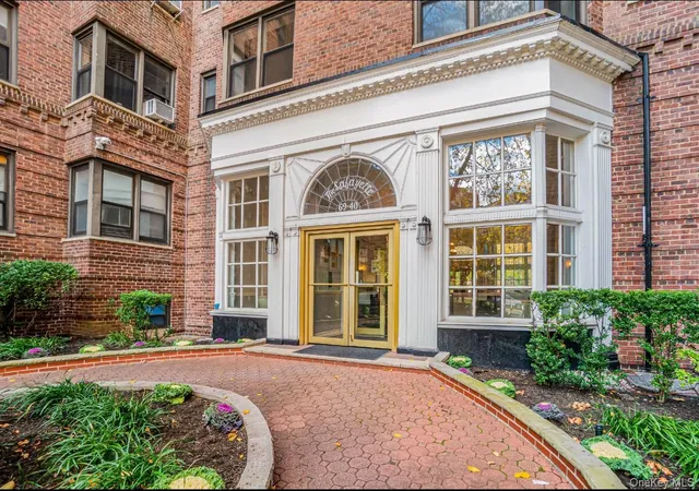 69-40-yellowstone-blvd-119-new-york-ny-11375/hzid_e7ef708a