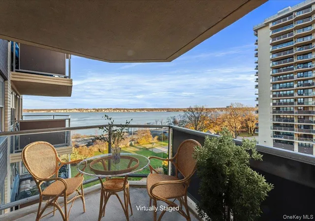 17-85-215-street-5l-bayside-ny-11360/hzid_f7e4a453